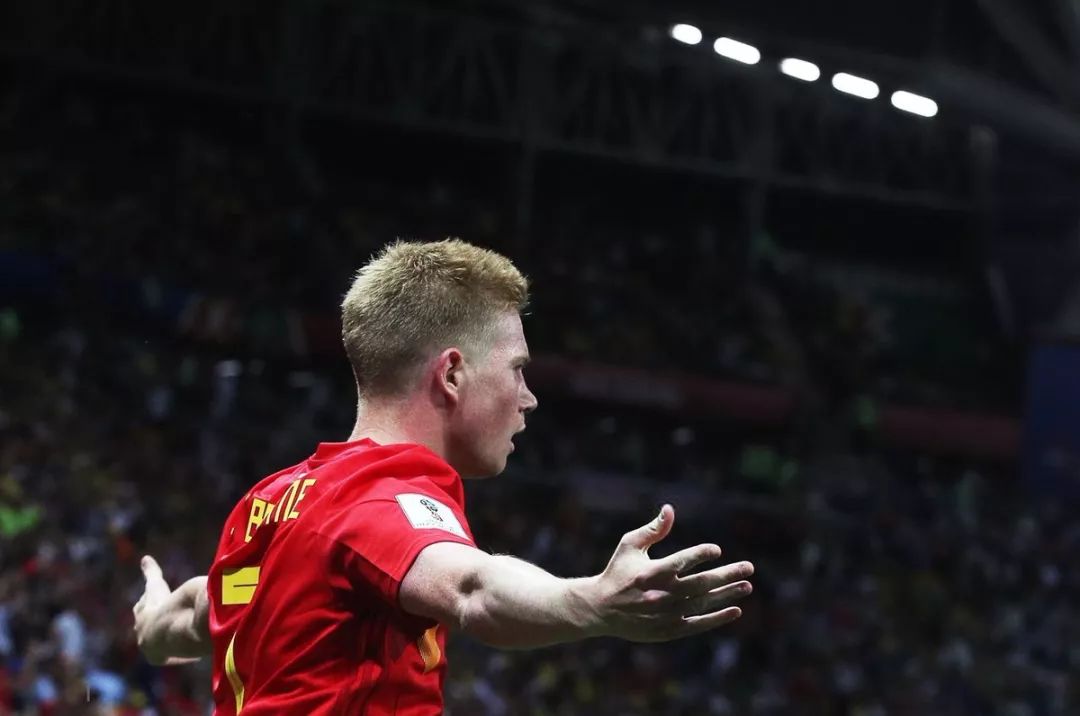 曼联球迷热议：“水货”原来并不弱，是阿莫林妨碍了他爆发