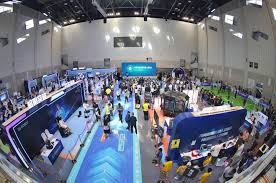 绝杀！绝杀！布克硬顶着卡鲁索的防守三分准绝杀雷霆