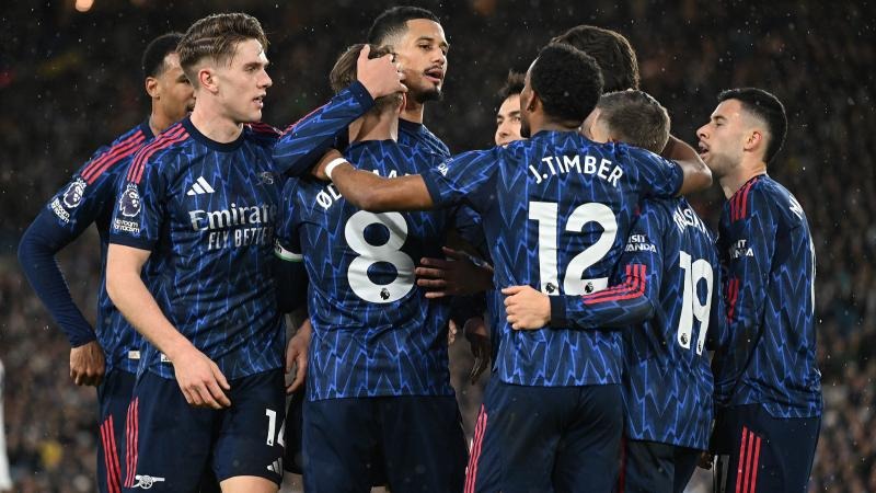 为什么棒球服的竖条纹设计在视觉上能让球员看起来更加高大威猛